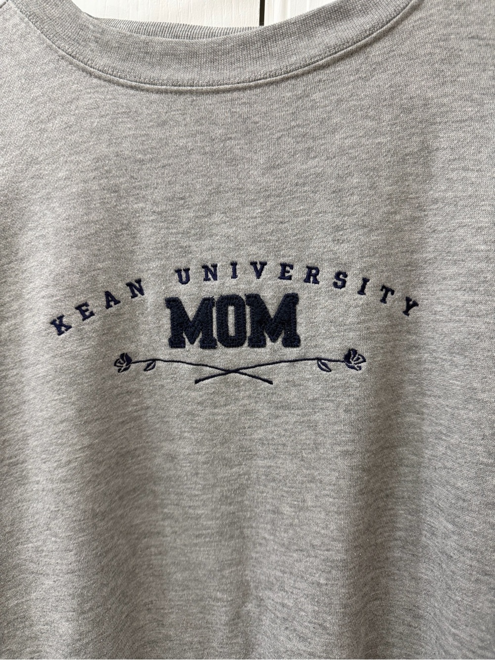 Jansport Kean University “Mom” Sweatshirt - Picture 3 of 8